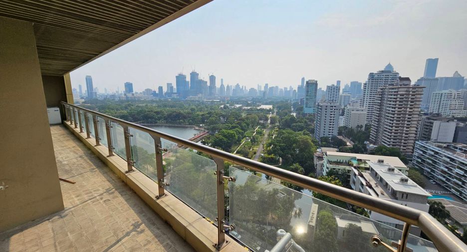 For rent 4 ベッドルーム condo in Khlong Toei, Bangkok