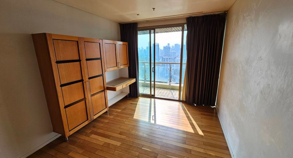 For rent 4 ベッドルーム condo in Khlong Toei, Bangkok