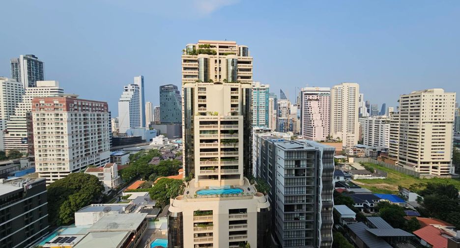 For rent 4 ベッドルーム condo in Khlong Toei, Bangkok
