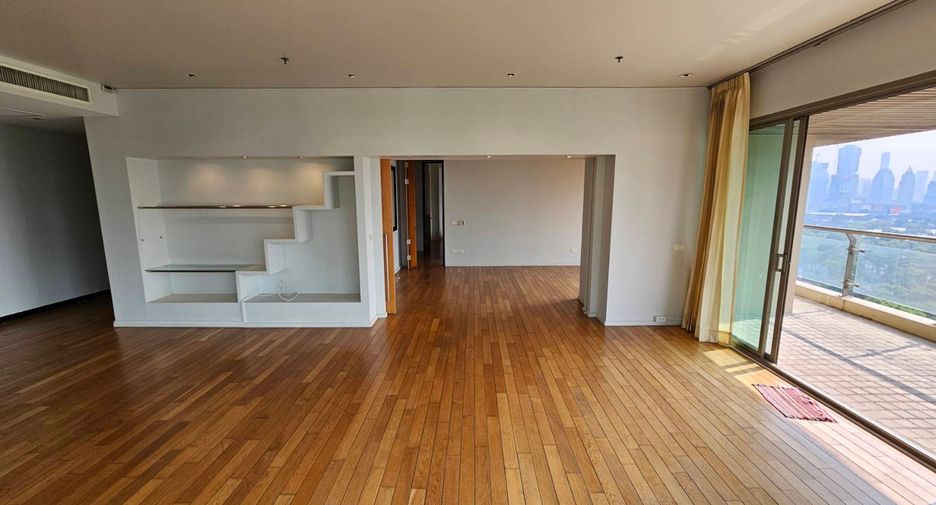 For rent 4 ベッドルーム condo in Khlong Toei, Bangkok