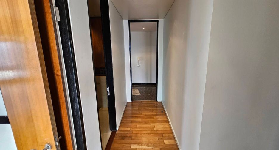 For rent 4 ベッドルーム condo in Khlong Toei, Bangkok