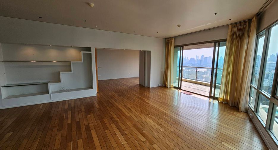 For rent 4 ベッドルーム condo in Khlong Toei, Bangkok