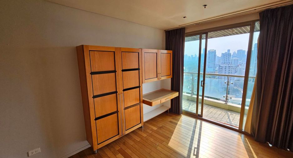 For rent 4 ベッドルーム condo in Khlong Toei, Bangkok