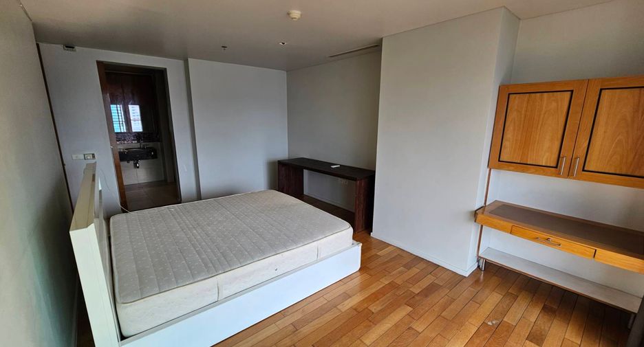 For rent 4 ベッドルーム condo in Khlong Toei, Bangkok