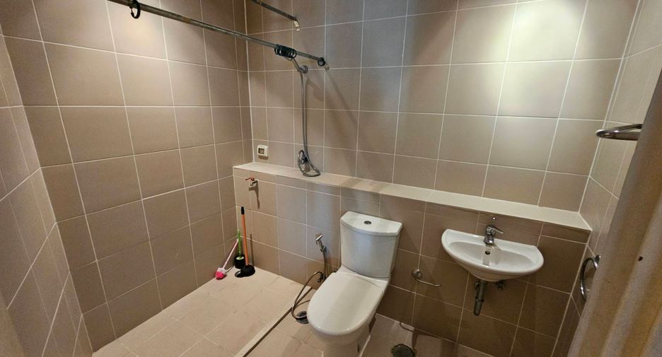 For rent 4 ベッドルーム condo in Khlong Toei, Bangkok