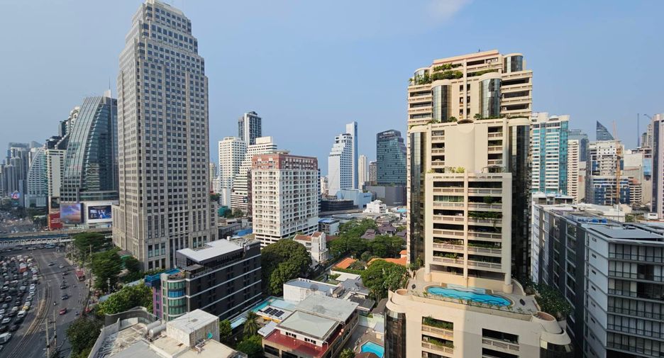 For rent 4 ベッドルーム condo in Khlong Toei, Bangkok