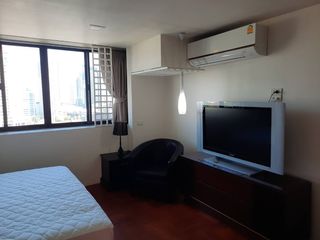 For rent 3 bedrooms condo in Watthana, Bangkok