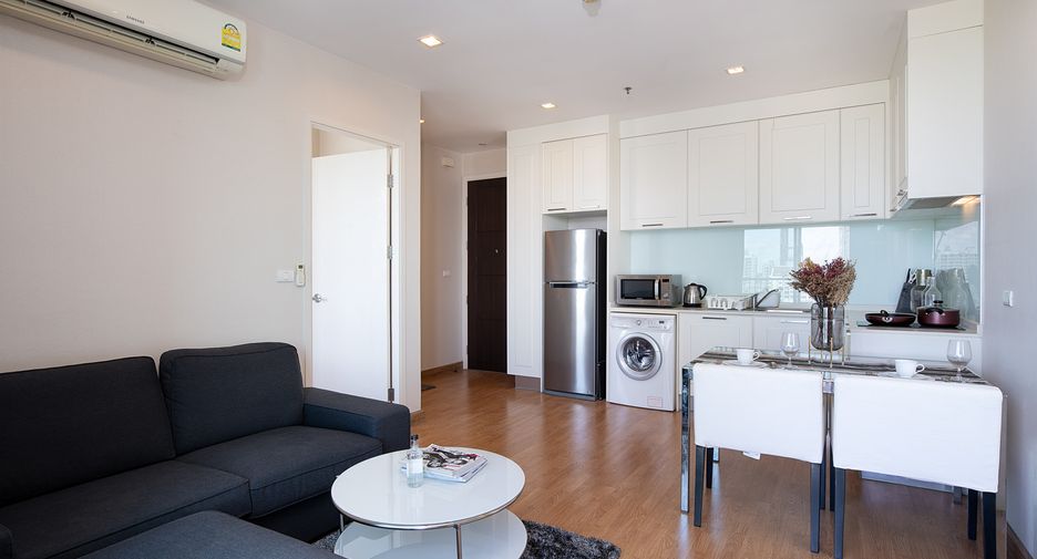 For rent 2 bedrooms condo in Phra Khanong, Bangkok