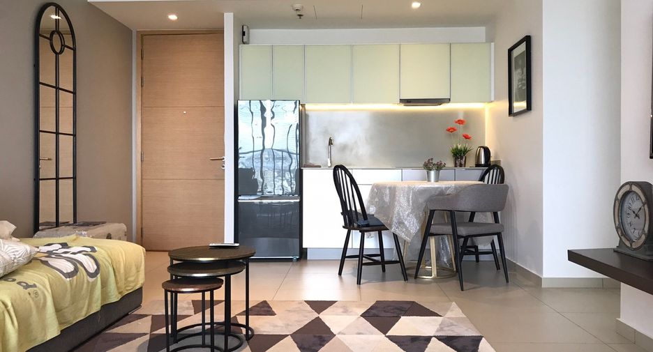 For rent 2 bedrooms condo in Khlong Toei, Bangkok