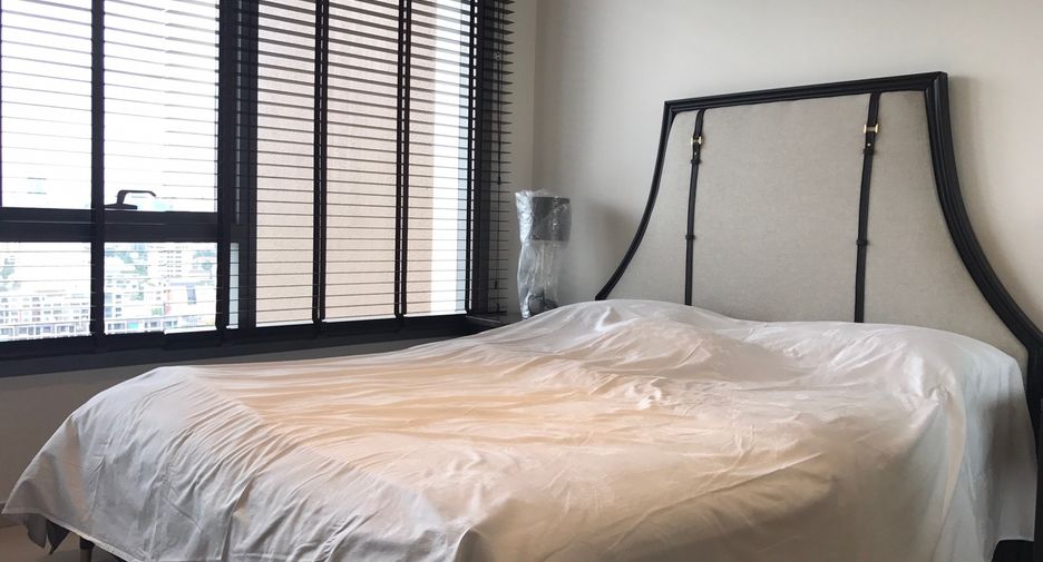 For rent 2 bedrooms condo in Khlong Toei, Bangkok