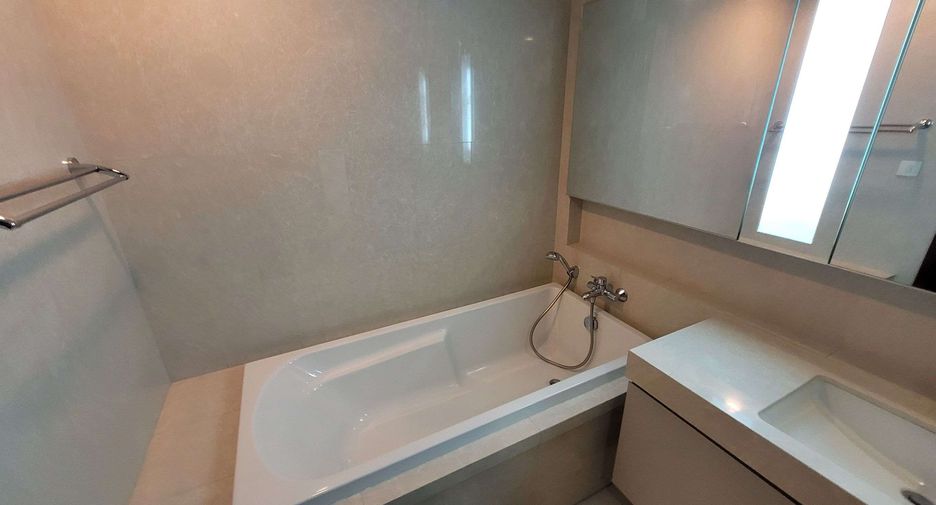 For rent and for sale 2 bedrooms condo in Watthana, Bangkok