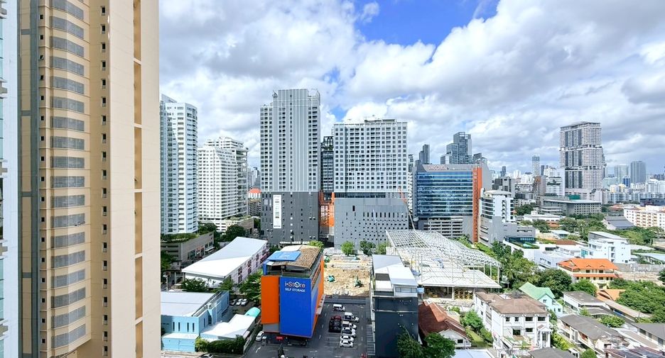 Wohnung zur Miete mit 2 Zimmer in Khlong Toei, Bangkok
