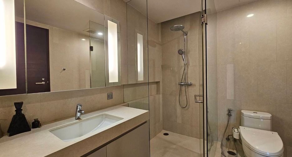 For rent 2 bedrooms condo in Watthana, Bangkok
