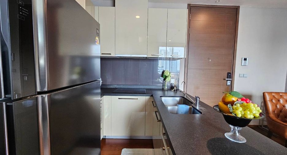 For rent 2 bedrooms condo in Watthana, Bangkok