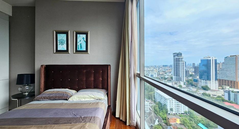 For rent 2 bedrooms condo in Watthana, Bangkok