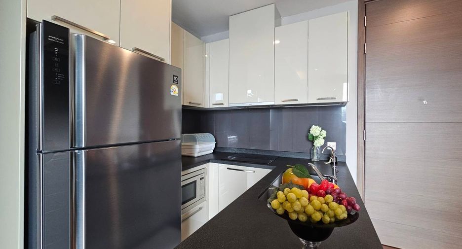 For rent 2 bedrooms condo in Watthana, Bangkok