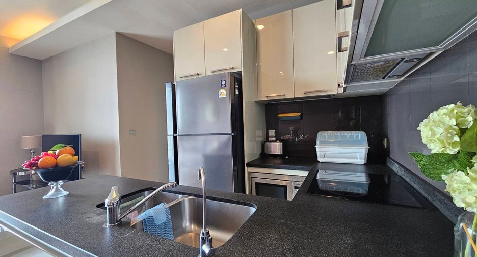 For rent 2 bedrooms condo in Watthana, Bangkok