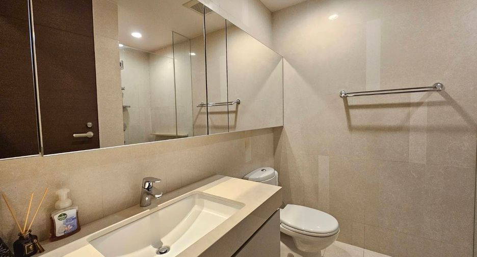 For rent 2 bedrooms condo in Watthana, Bangkok
