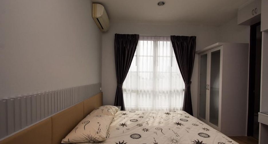 For rent 3 bedrooms condo in Khlong Toei, Bangkok