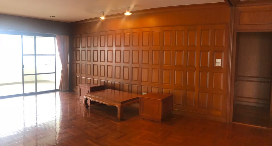For rent and for sale 3 bedrooms condo in Watthana, Bangkok