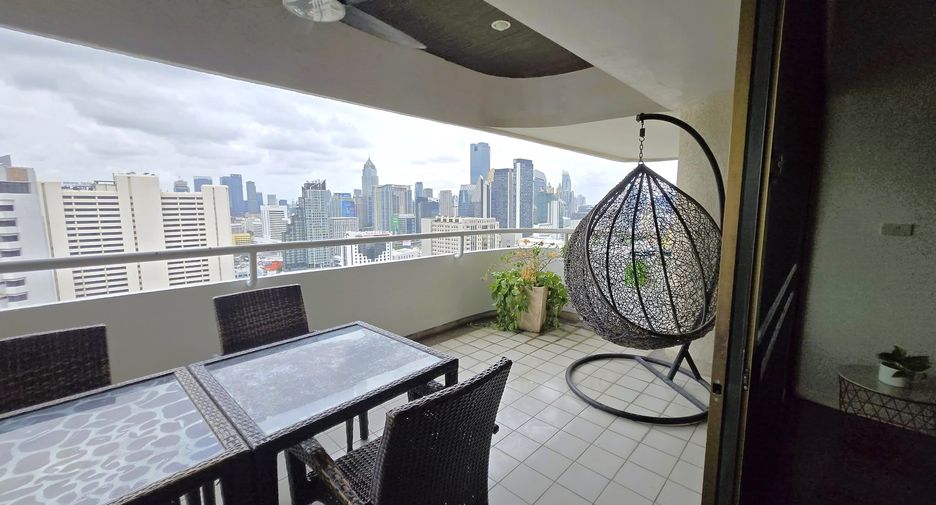 For rent 3 bedrooms condo in Watthana, Bangkok
