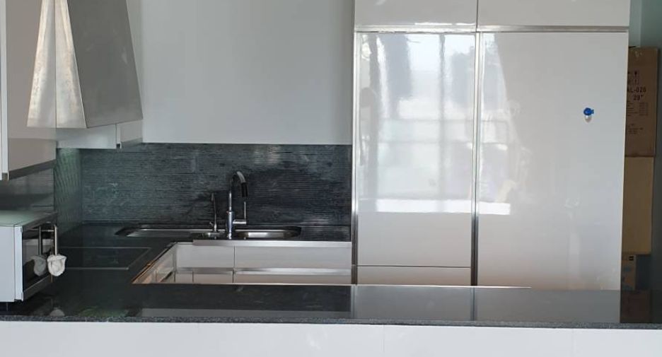 For rent 2 bedrooms condo in Sathon, Bangkok