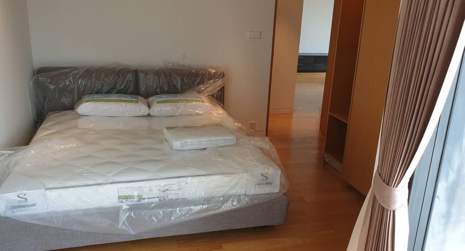 For rent 2 bedrooms condo in Sathon, Bangkok