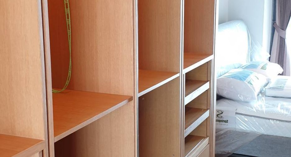 For rent 2 bedrooms condo in Sathon, Bangkok