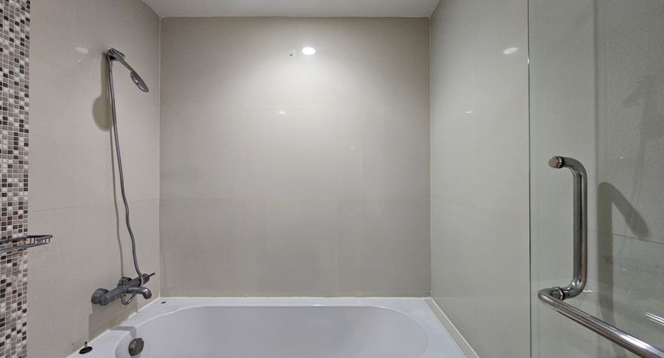 For rent 1 bed condo in Pathum Wan, Bangkok