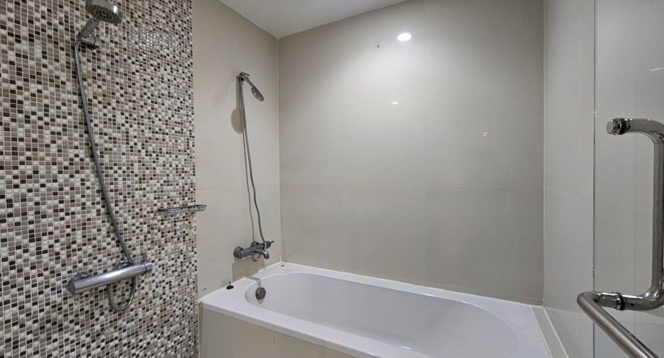 For rent 1 bed condo in Pathum Wan, Bangkok