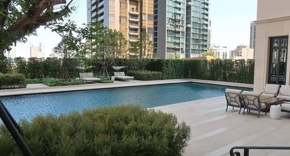 Condo en alquiler y en venta de 2 habitaciones en Khlong Toei, Bangkok