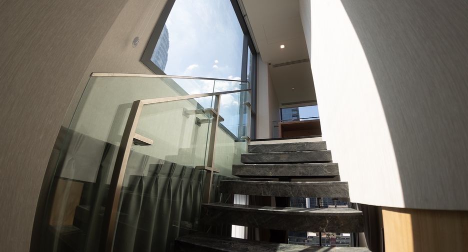 For rent 2 bedrooms condo in Khlong Toei, Bangkok
