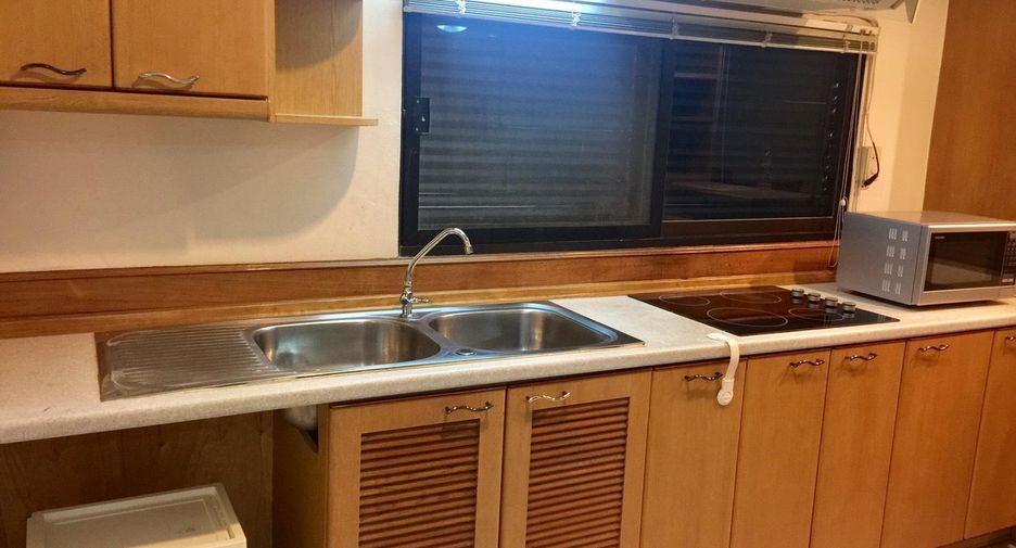 For rent and for sale 2 bedrooms condo in Khlong Toei, Bangkok