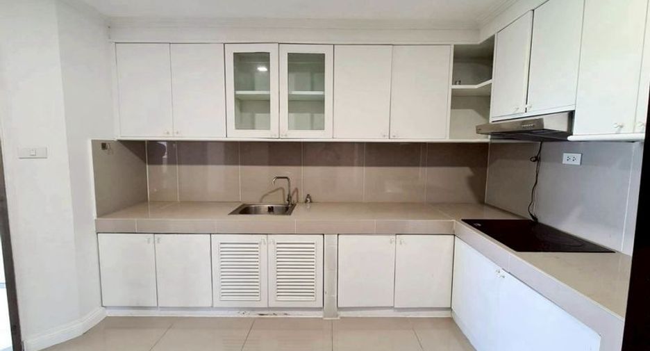 Wohnung zur Miete mit 2 Zimmer in Watthana, Bangkok