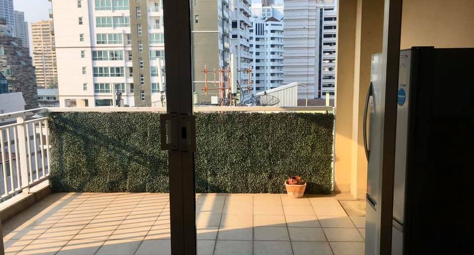 For rent 2 bedrooms condo in Khlong Toei, Bangkok