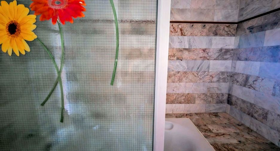 For rent 2 bedrooms condo in Sathon, Bangkok