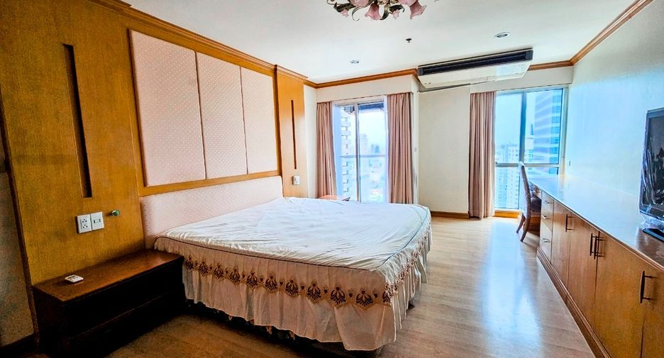 For rent 2 bedrooms condo in Sathon, Bangkok