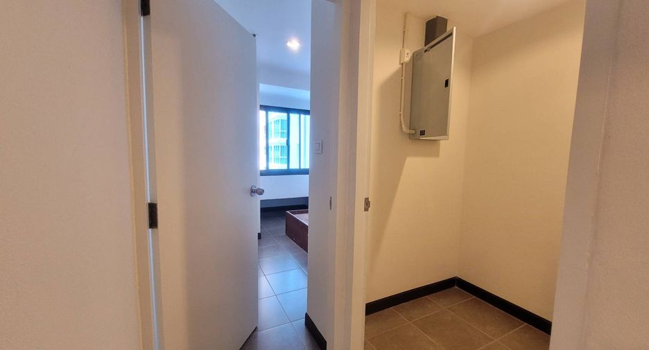 À louer 3 chambres condo à Khlong Toei, Bangkok