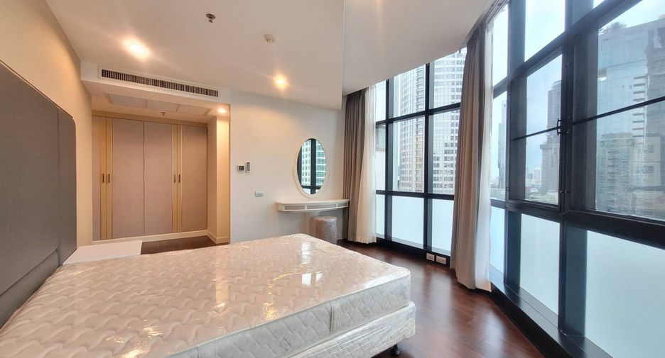 À louer 3 chambres condo à Khlong Toei, Bangkok