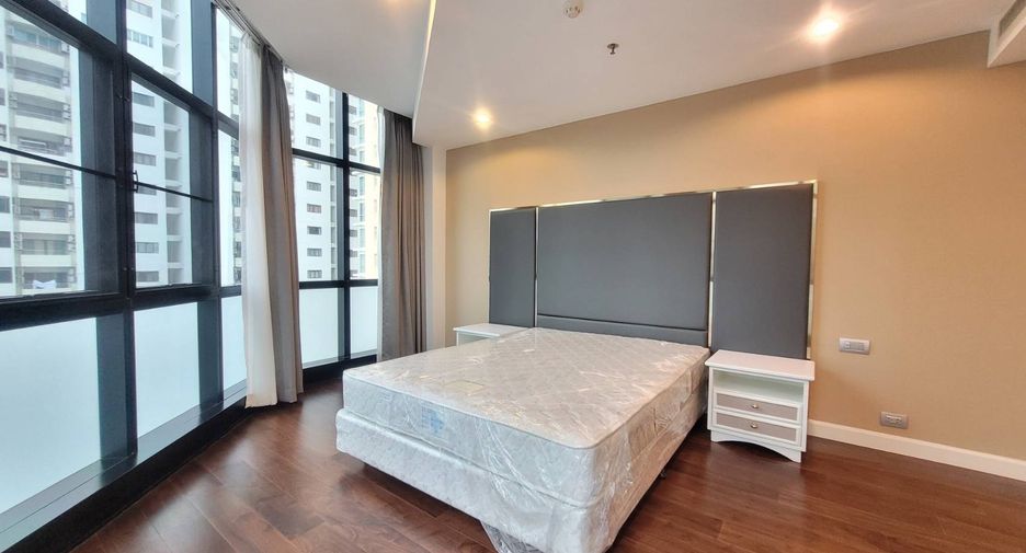 À louer 3 chambres condo à Khlong Toei, Bangkok