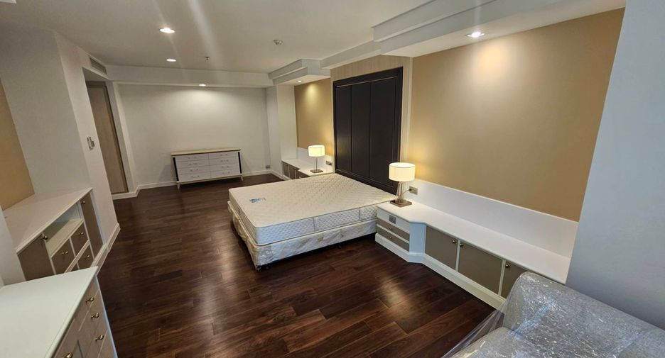 À louer 3 chambres condo à Khlong Toei, Bangkok