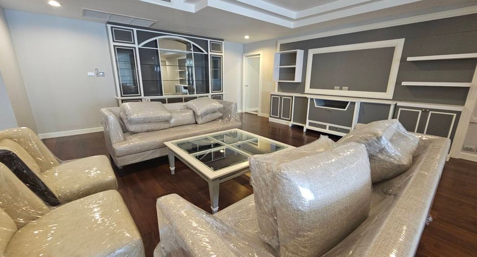 À louer 3 chambres condo à Khlong Toei, Bangkok