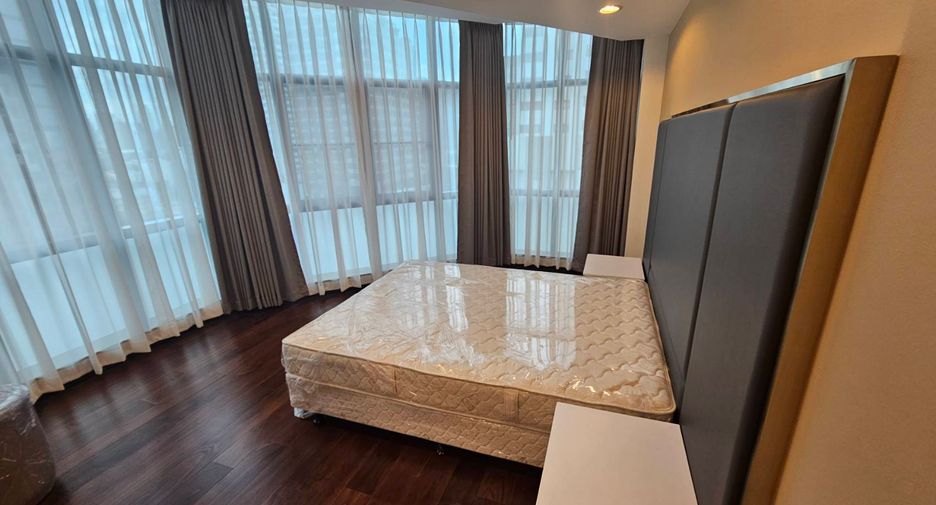 À louer 3 chambres condo à Khlong Toei, Bangkok