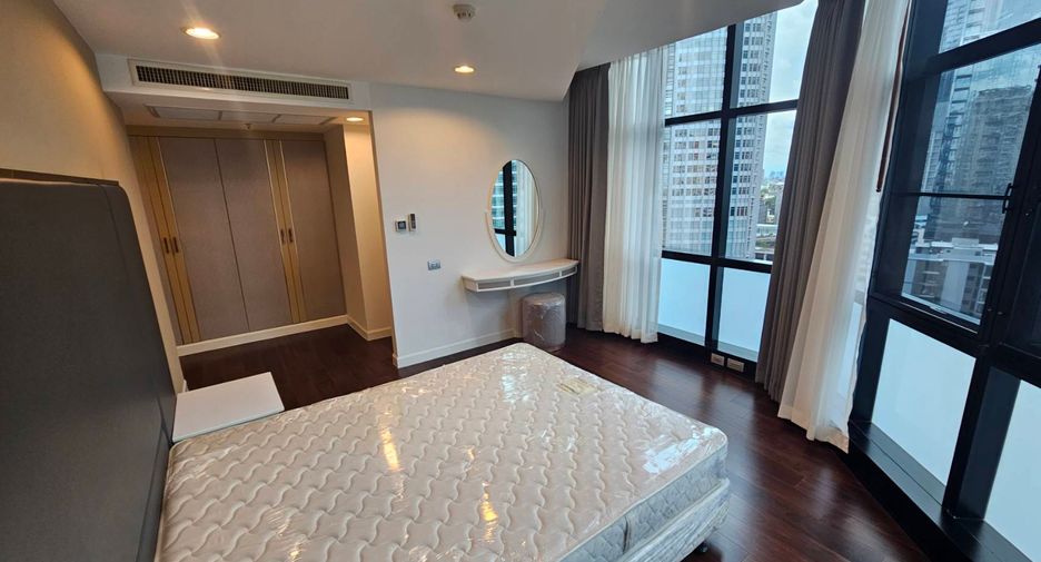 À louer 3 chambres condo à Khlong Toei, Bangkok