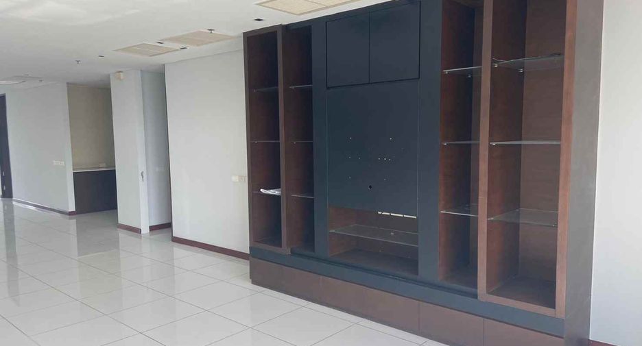For rent 3 ベッドルーム condo in Khlong Toei, Bangkok