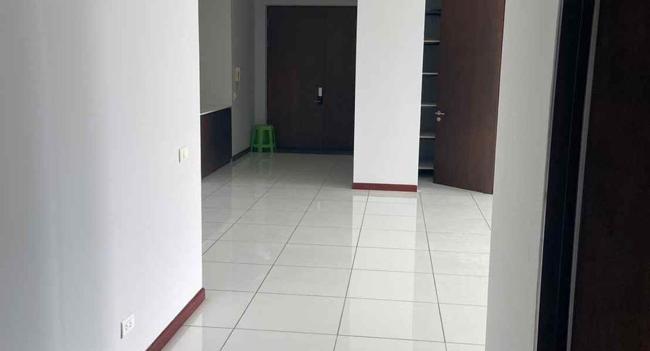 For rent 3 ベッドルーム condo in Khlong Toei, Bangkok
