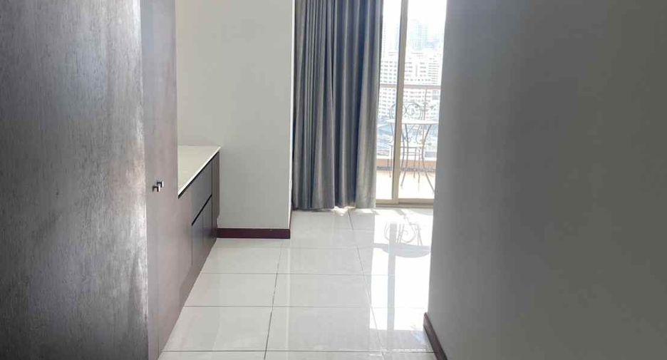 For rent 3 ベッドルーム condo in Khlong Toei, Bangkok