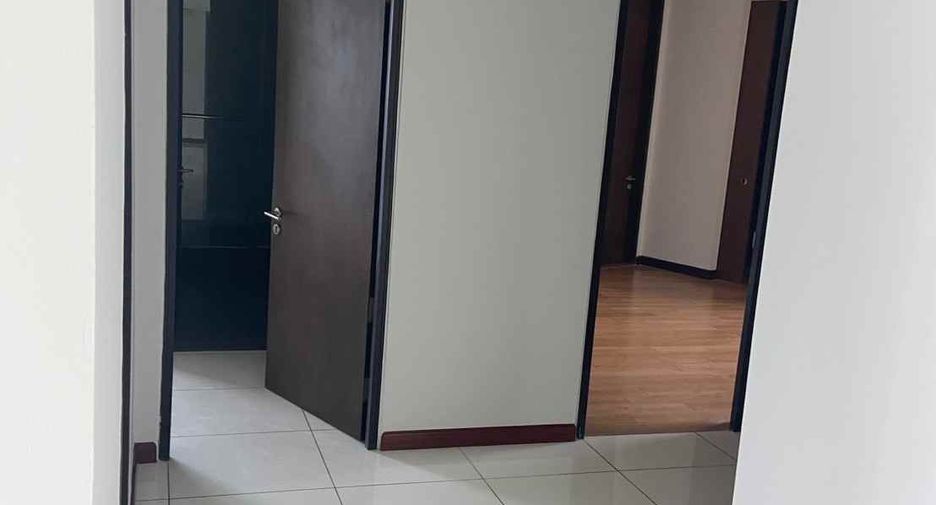 For rent 3 ベッドルーム condo in Khlong Toei, Bangkok