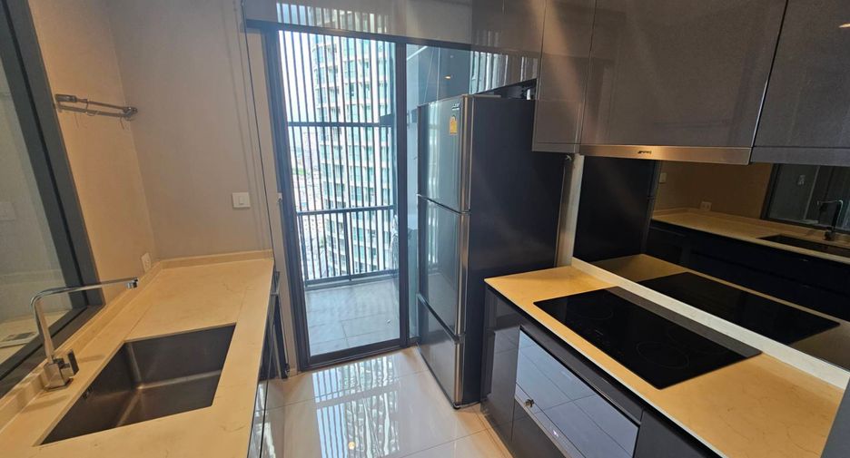 For rent 2 bedrooms condo in Khlong Toei, Bangkok