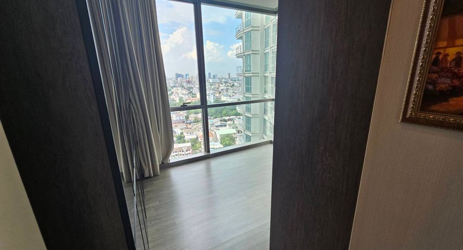 For rent 2 bedrooms condo in Khlong Toei, Bangkok